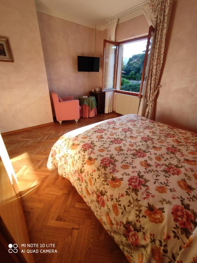Da Ronald ... A Pian Del Papa Guest House Пратовекио Екстериор снимка