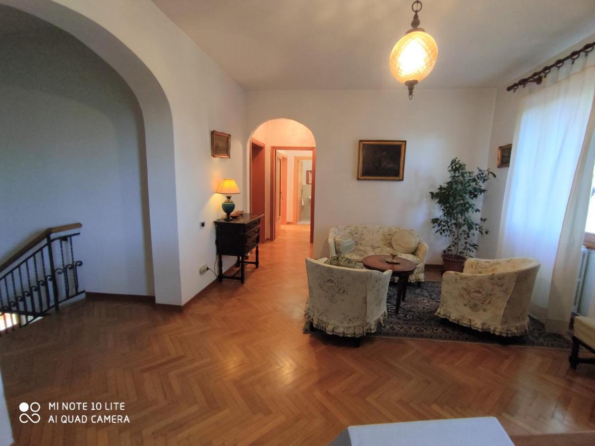 Da Ronald ... A Pian Del Papa Guest House Пратовекио Екстериор снимка