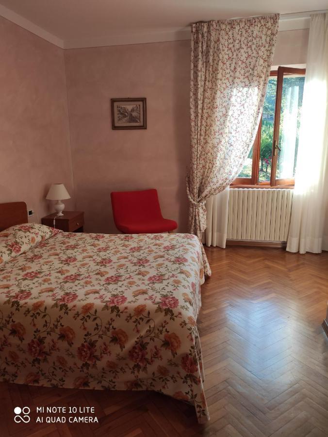 Da Ronald ... A Pian Del Papa Guest House Пратовекио Екстериор снимка