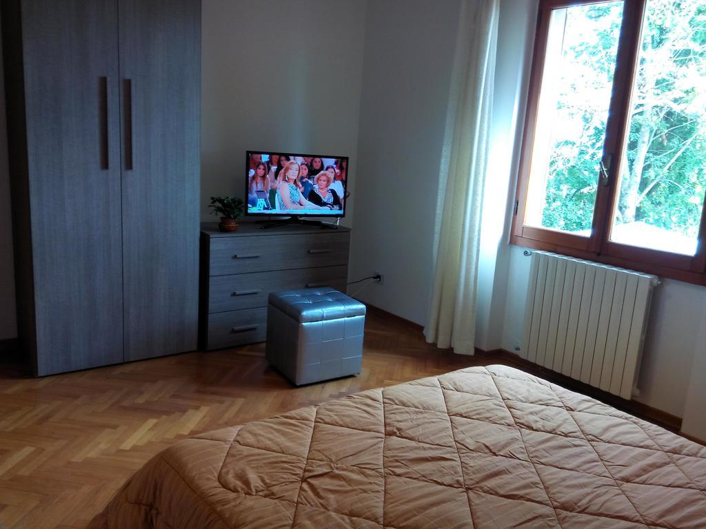 Da Ronald ... A Pian Del Papa Guest House Пратовекио Стая снимка