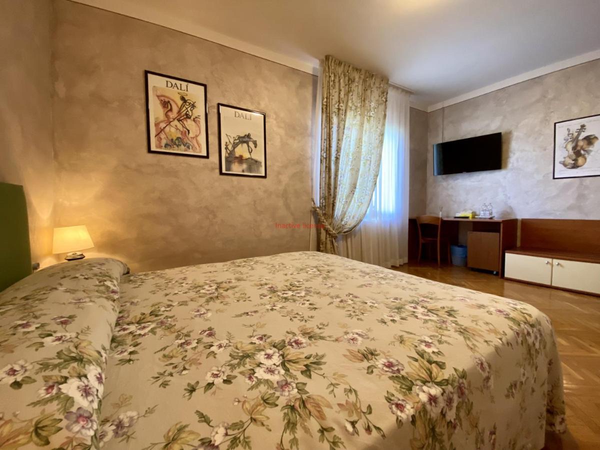 Da Ronald ... A Pian Del Papa Guest House Пратовекио Екстериор снимка