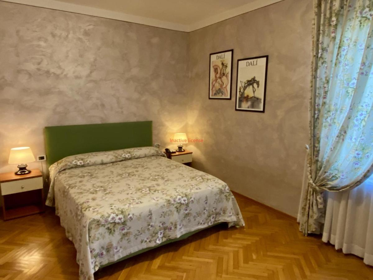Da Ronald ... A Pian Del Papa Guest House Пратовекио Екстериор снимка