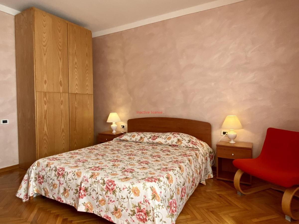 Da Ronald ... A Pian Del Papa Guest House Пратовекио Екстериор снимка